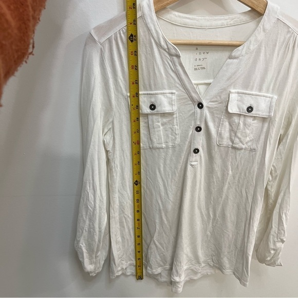 White Jersey long sleeve shirt with pockets - Picture 4 of 8